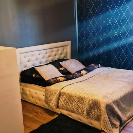 Green Apartment ワルシャワ エクステリア 写真